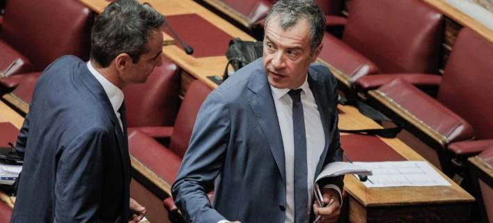 Πυρά Μητσοτάκη στο Ποτάμι -Ανταπέδωσε ο Θεοδωράκης